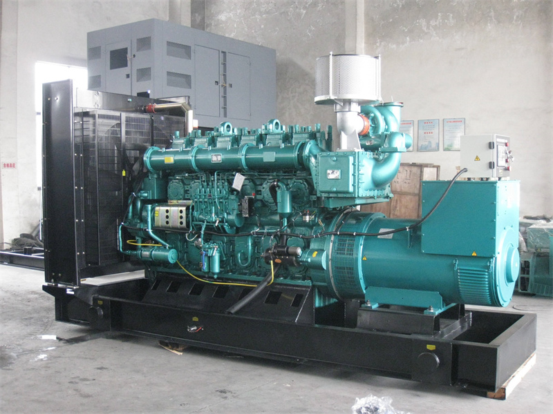 安陆200KW 柴油发电机的油耗是多少？