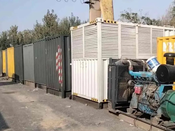 安陆200KW柴油发电机机组每小时油耗是多少？